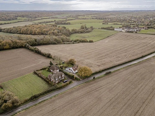 House - Detached Photo 2