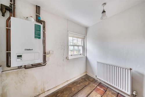 House - End Terrace Main Photo