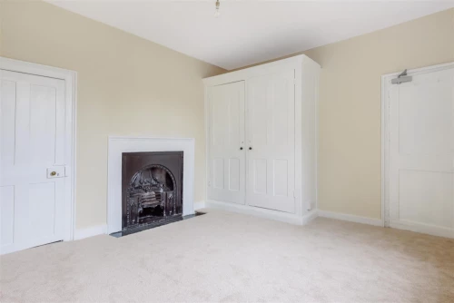 House - Detached Photo 3