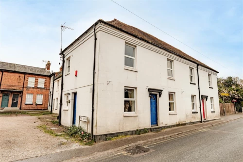 House - Terraced Main Photo