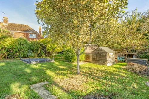 House - Semi-Detached Main Photo