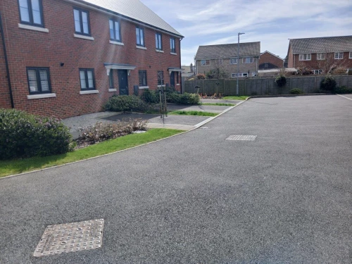 House - Semi-Detached Main Photo