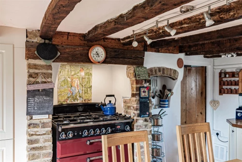 House - Semi-Detached Main Photo