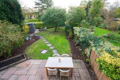 House - Semi-Detached Main Photo