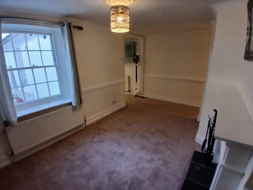 House - Terraced Main Photo