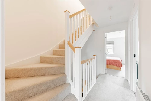 House - Semi-Detached Main Photo