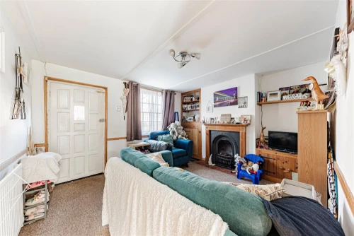House - Terraced Photo 3