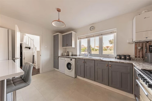 House - Semi-Detached Main Photo