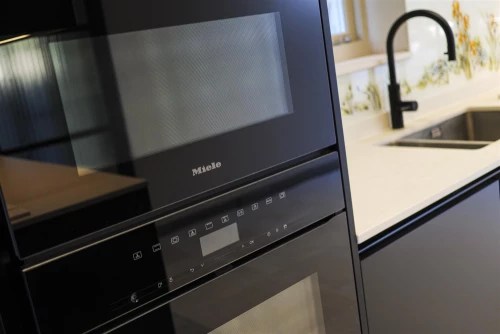 House - Detached Photo 4