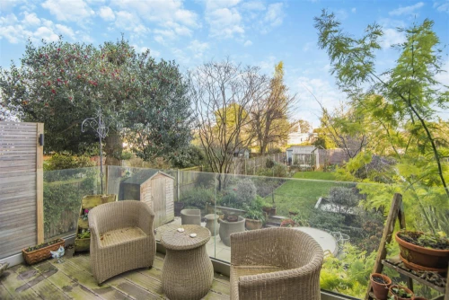 House - Semi-Detached Main Photo