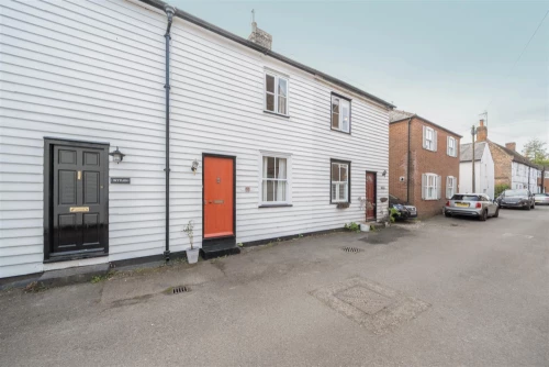 House - Terraced Main Photo