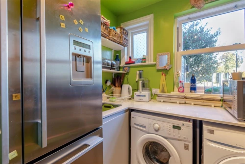 House - Semi-Detached Main Photo