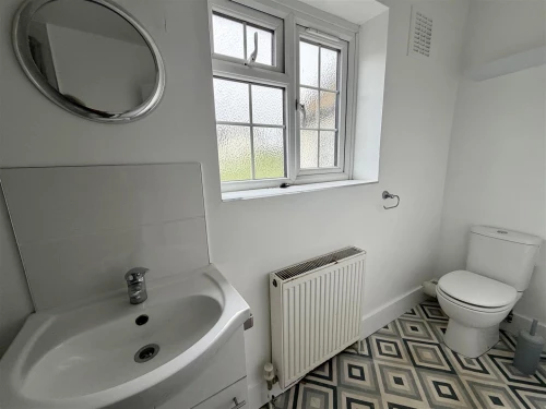 House - Terraced Photo 4