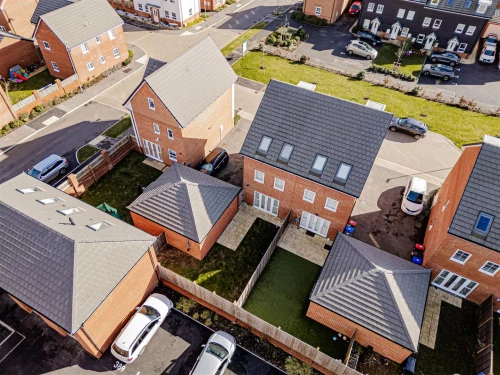 House - Semi-Detached Main Photo