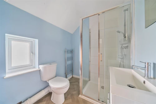 House - Semi-Detached Main Photo