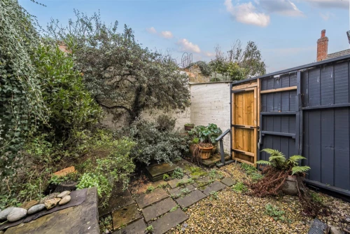 House - End Terrace Main Photo