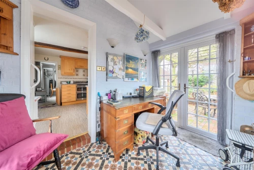 Bungalow - Detached Photo 2