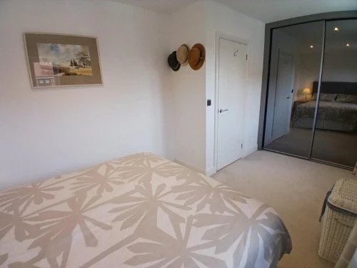 House - Semi-Detached Main Photo