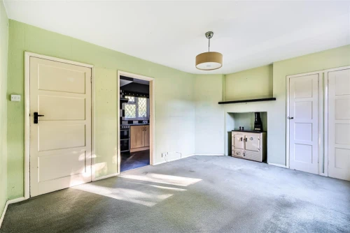 House - Semi-Detached Photo 3