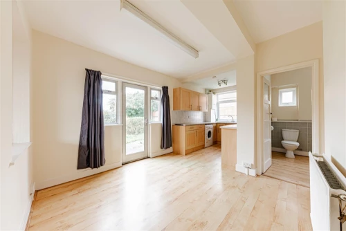 Bungalow - Detached Main Photo