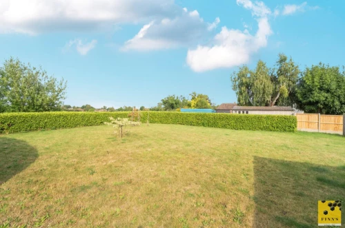 Bungalow - Detached Main Photo