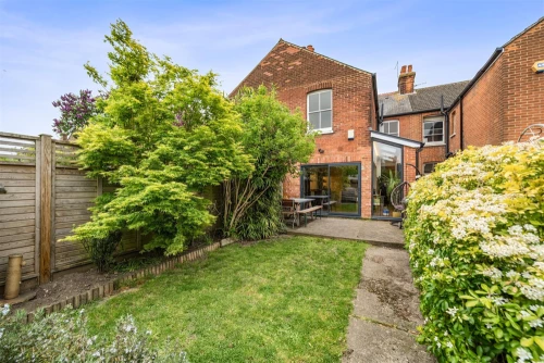 House - Terraced Main Photo