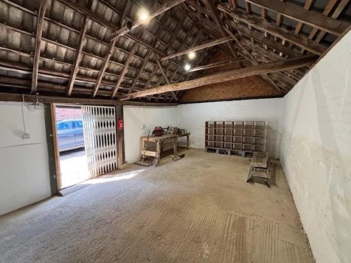 Commercial Main Photo