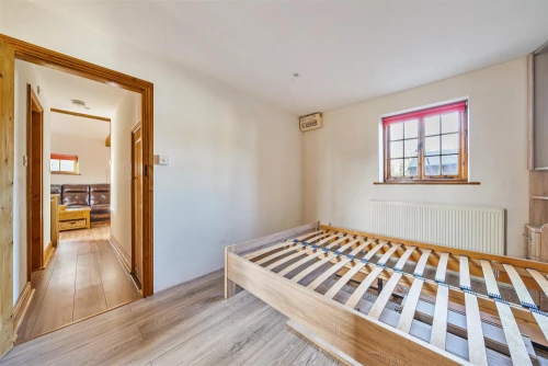 House - Semi-Detached Main Photo