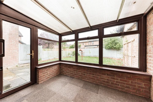 House - Semi-Detached Main Photo