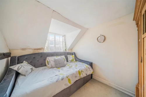 House - Terraced Photo 3