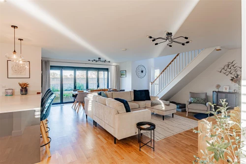 House - Detached Main Photo