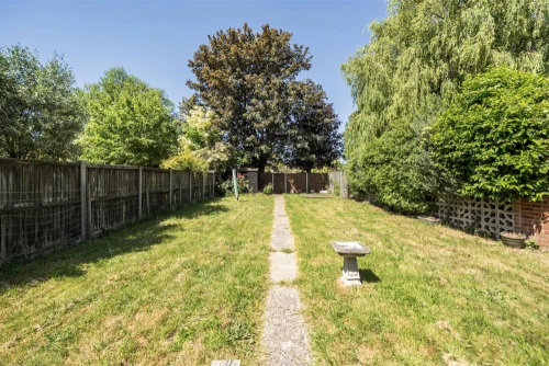 House - Semi-Detached Main Photo