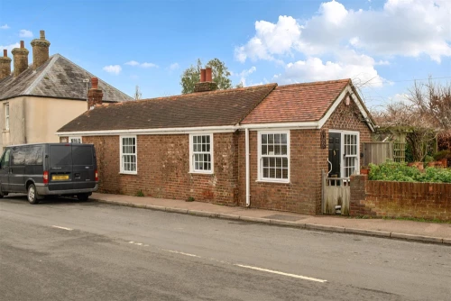 Bungalow - Detached Main Photo