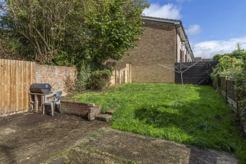 House - End Terrace Main Photo