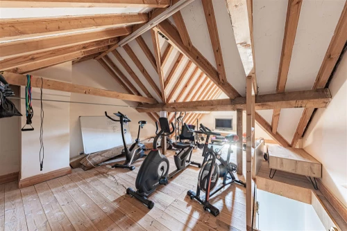 House - Semi-Detached Main Photo