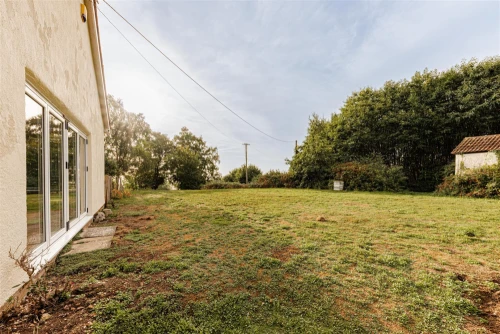 Bungalow - Detached Main Photo
