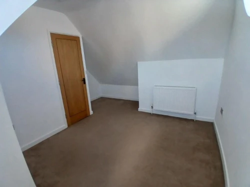 House - Semi-Detached Main Photo