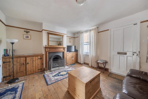 House - Terraced Main Photo