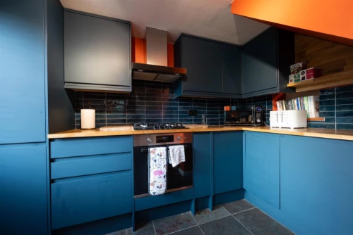 House - Semi-Detached Main Photo