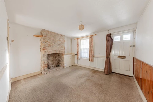 House - Terraced Photo 3