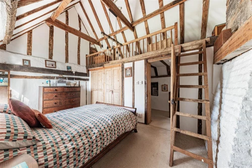 House - Semi-Detached Main Photo