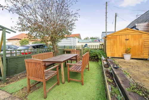 House - Semi-Detached Photo 2