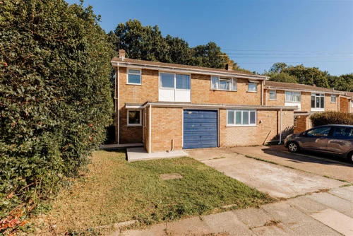 House - Semi-Detached Main Photo