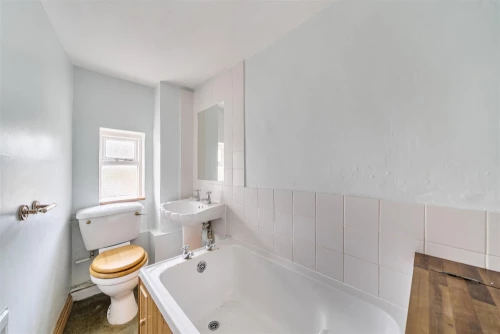 House - End Terrace Main Photo