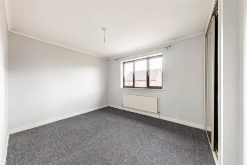 House - Semi-Detached Main Photo