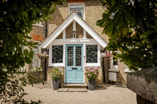 House - Detached Photo 2