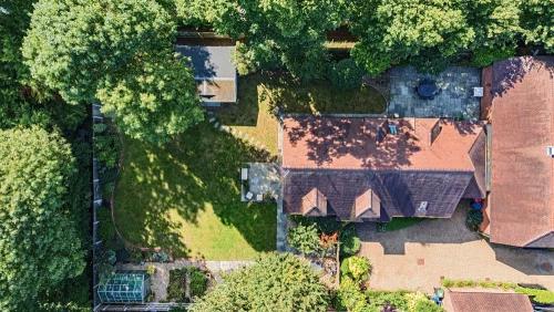 House - Detached Photo 1