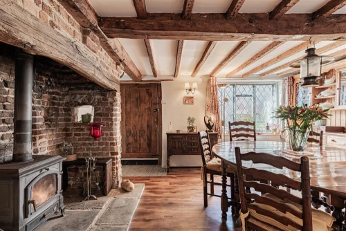 House - Semi-Detached Main Photo